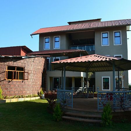 Oyo 11898 Hotel Vhyomaan Mahābaleshwar Esterno foto