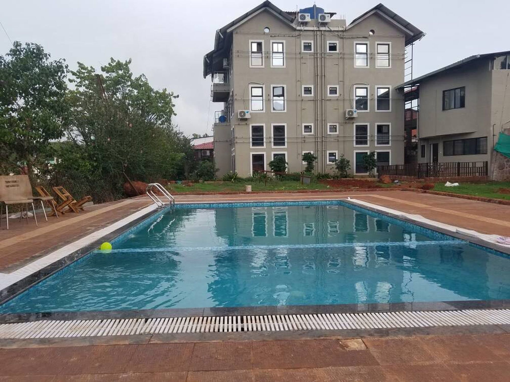 Oyo 11898 Hotel Vhyomaan Mahābaleshwar Esterno foto
