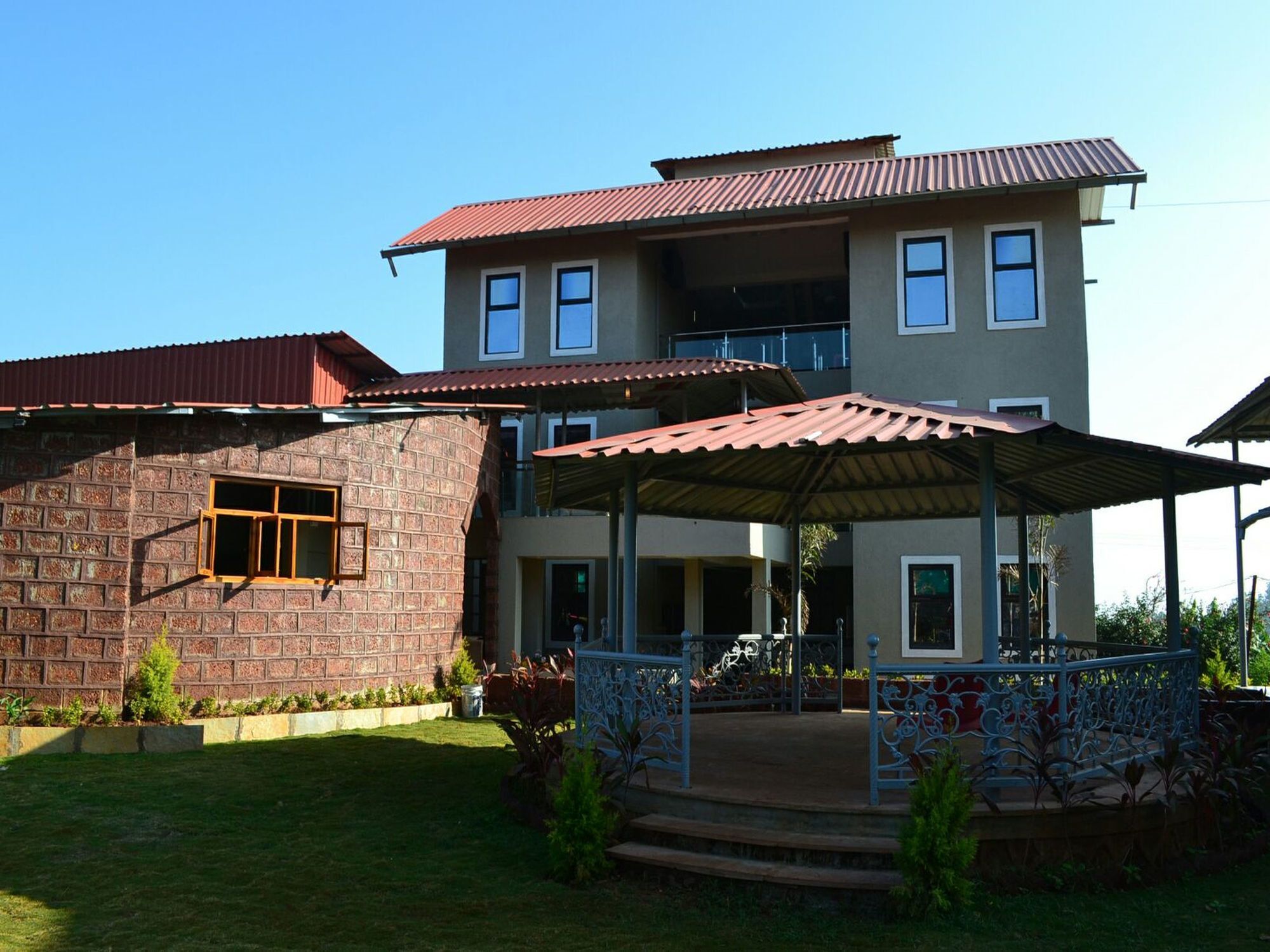 Oyo 11898 Hotel Vhyomaan Mahābaleshwar Esterno foto